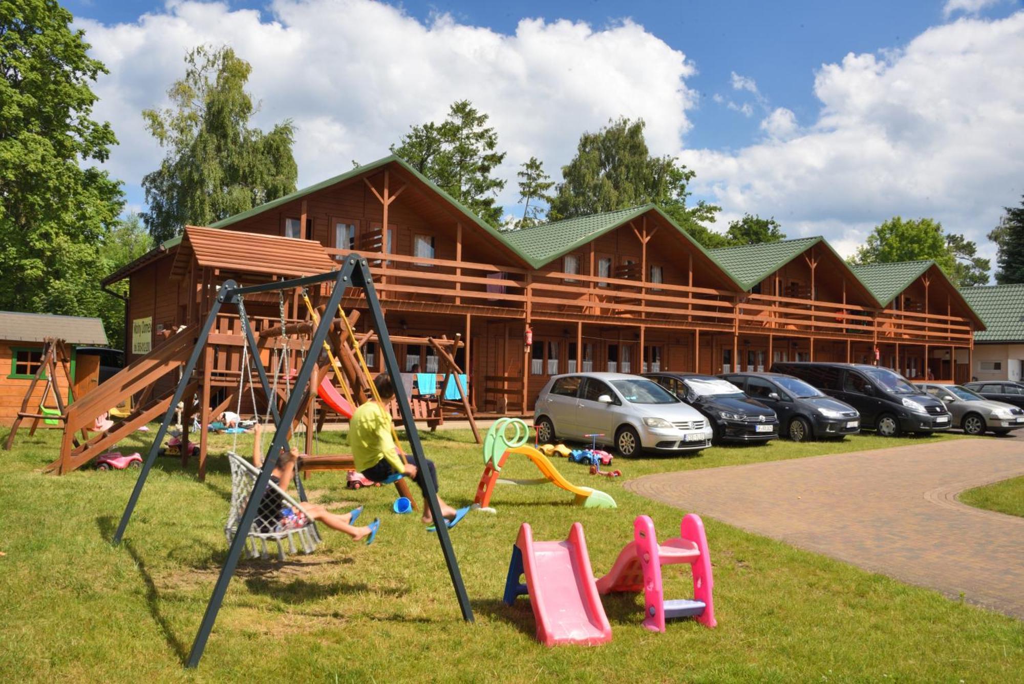 Mlodziezowy Domek Dla Grup Eldorado Mielno Centrum, 200M Od Morza Екстер'єр фото
