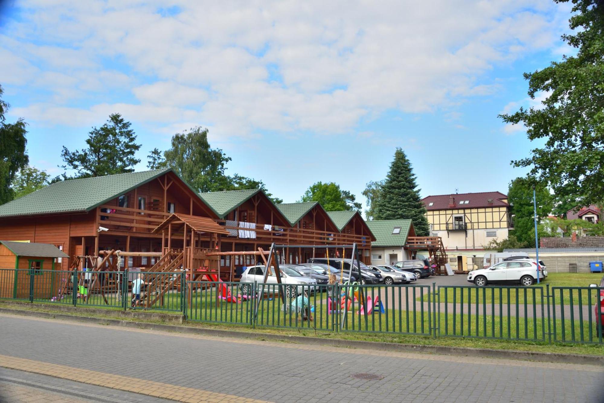 Mlodziezowy Domek Dla Grup Eldorado Mielno Centrum, 200M Od Morza Екстер'єр фото